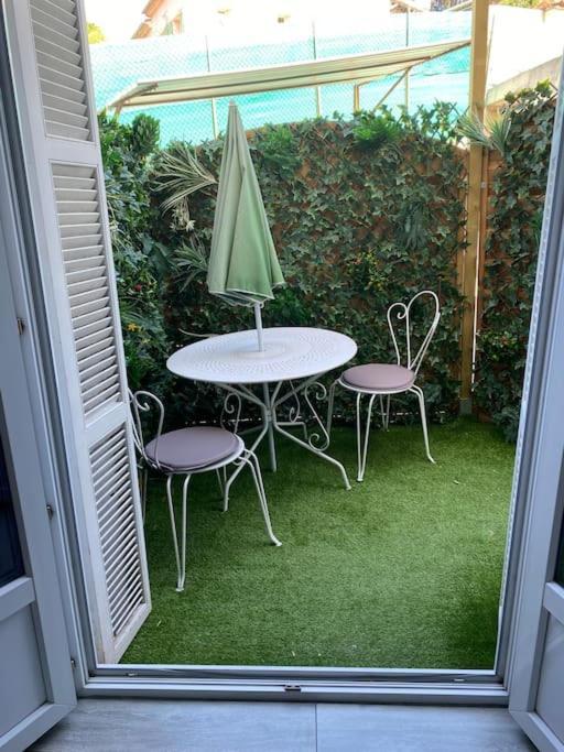 Jolie Appartement Avec Piscine La Roquette-sur-Siagne Exterior foto